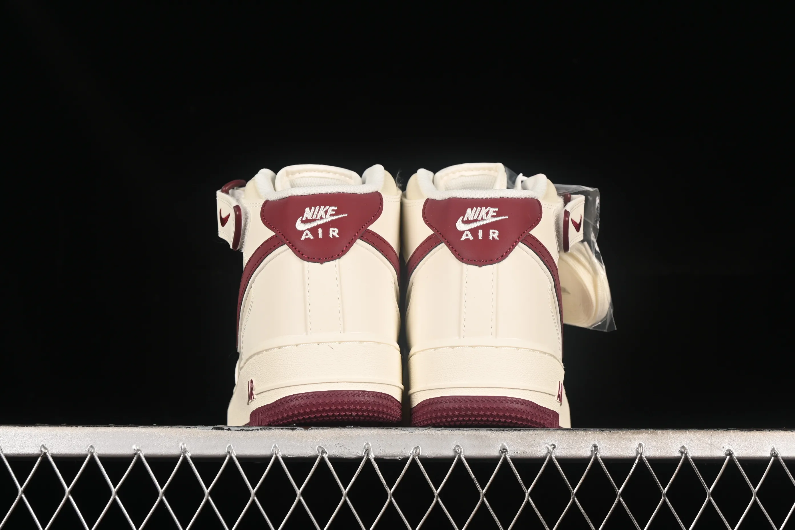 All categories Nk Air Force 1 Air Force series Nk Air Force 1 Mid Air Force mid-top Nk Air Force 1'07 Mid beige red hook Starry Air Force One mid-top casual sneakers SH0235-533